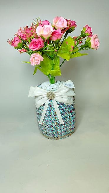 mini ruže prodaja: Dekorativna aranžerska saksija sa veštačkim ružama - Buket — 1