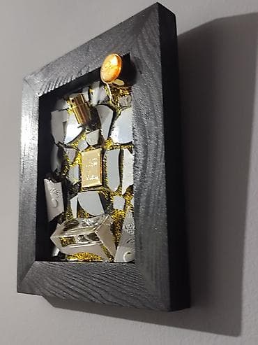 ormar po meri: U ponudi ram sa uramljenom flasicomparfema Kilian Woman in Gold — 3