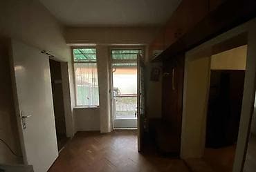 Kuće na prodaju: Trosobna kuća, 8 minuta od centra. Ima nusprostorije ( letnja kuhinja — 7