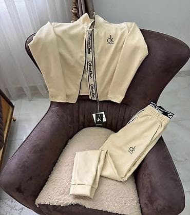 torba e: Calvin Klein trenerka komplet glornji i donji deo. - Gornji deo na — 3