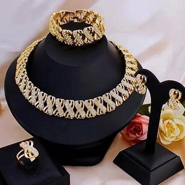 Beauty & Care: Luksuzni setovi nakita – zlatna boja sa bogatim cirkonima Opis: - — 6