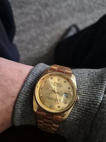 casio stari satovi: Sat sa natpisima Rolex/Day-Date stila - Zlatna boja, metalno kućište i — 1