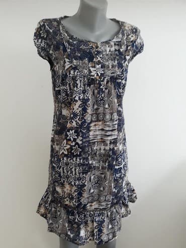 Haljina SOliver 36 cena 900 din
pamuk
ramena 37 grudi 47 duzina 87 — 1