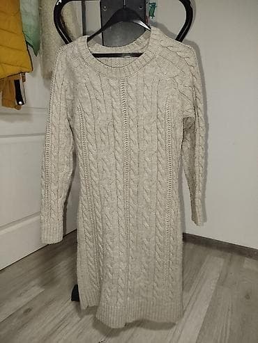 Pleteni džemper-haljina, bež boje - Dizajn: klasičan cable knit