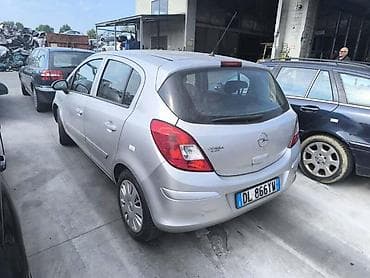 OPEL CORSA D 2009. GOD. - KOMPLETAN AUTO U DELOVIMA | Opel Corsa D