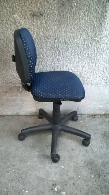 set trpezarijskih stolica: Kancelarijska stolica teget manja sa gasnim podizanjem, visina min.39 — 2