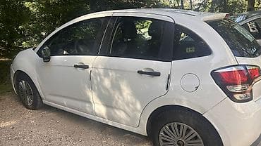 rolsue cena: Citroën C3 – hečbek, bela boja, BG tablice. Ključne karakteristike: - — 5