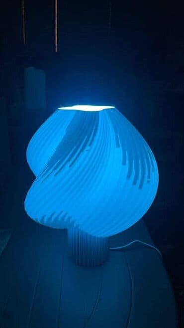 neolux sijalice: Dekorativne stojeće lampe sa modernim, spiralnim dizajnom senila. - — 3