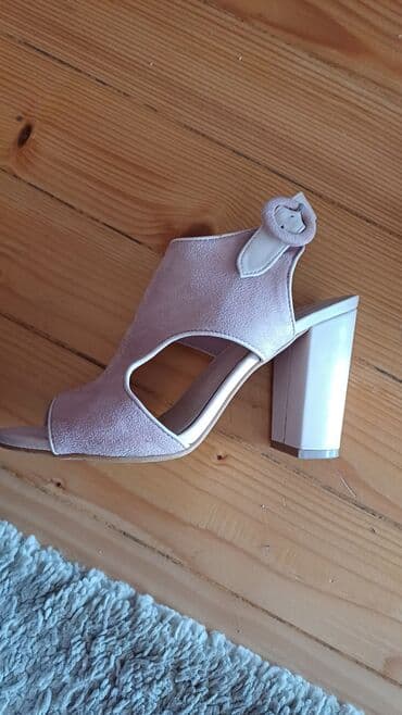 c a papuce: Sandals, 38 — 2