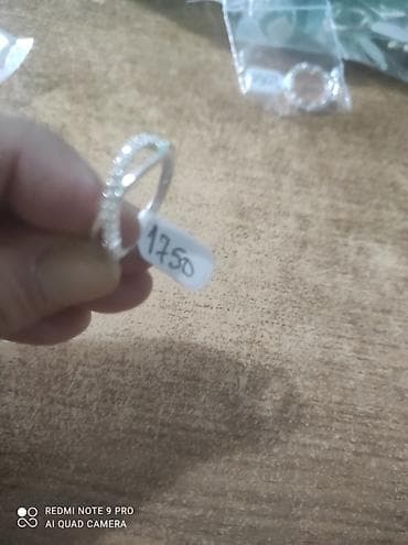 Novčanici: Prsten od srebra sa cirkonima – elegantan model sa ukrštenim (X) — 1