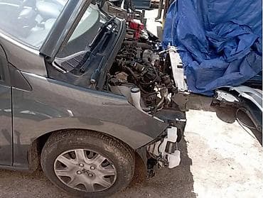 auto gps uređaj: DESNO KRILO ZA PEUGEOT 308 | Polovini delovi za Peugeot 308 Delovi — 1