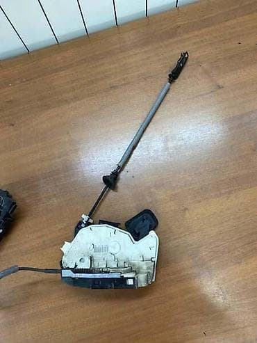 auto delovi kula: UNUTRASNJA BRAVA ZA VOLKSWAGEN POLO - 5K2837015B | Unutrasnja brava — 2
