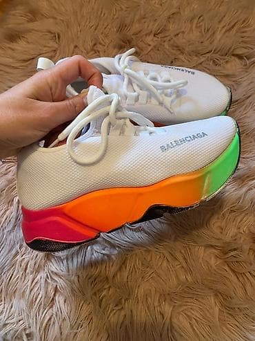 Balenciaga patike snizene. Akcija preudobne i lagane 2000 din na lalafo.rs Balenciaga patike snizene. Akcija preudobne i lagane 2000 din