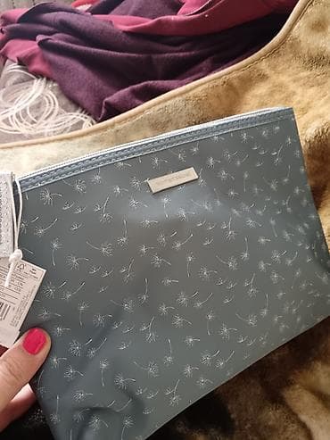 crna torba za plazu: Women’secret neseser/kozmetička torbica - Boja: sivo‑plava - Dezén — 2