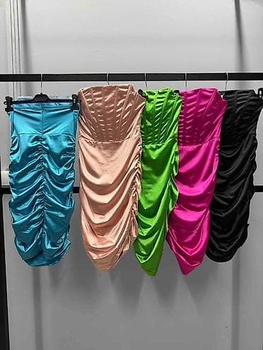 Dresses: Svečana mini haljina od satena - Model: uska mini haljina bez — 4