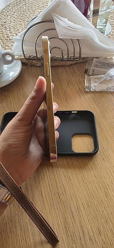 punjac za laptop asus cena: Apple iPhone (serija Pro) – zlatna/biser bela boja - Telo sa ravnim — 4