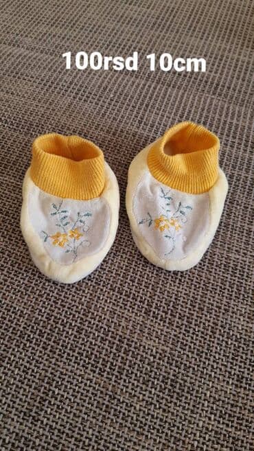 turska obuca: Bebi papučice/čarapice sa izvezenim cvetićima - Veličina: dužina đona — 1