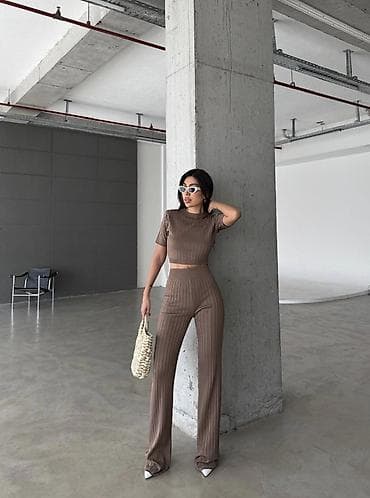 torba mona crna: Kompleti 2500dinara
Duzina 120 cm nogavica
Boje crna siva braon bez — 2