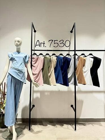 noge: Ženski komplet – asimetrična bluza i široke pantalone - Model: Art — 2