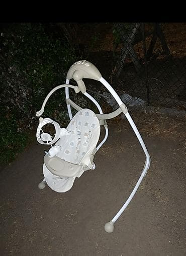 aktivni veš za decu: Električna ljuljaška za bebe - Stabilan A-okvir sa širokim postoljem — 1