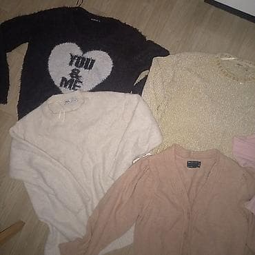 Lične stvari: Paket ženskih džempera i kardigana – 5 komada Sadržaj paketa: - Crni — 4