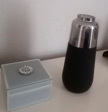 Houseplants: Vase, Metal, New — 1