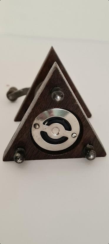 kuhinjski element sa sudoperom: - Prodajem stari iz srednjeg veka, francuski ručni mlin za biber. - — 5