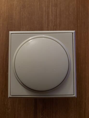 pec na pelet kupujem: Jednopolni elektro prekidač 10A/250V u odličnom stanju — 1