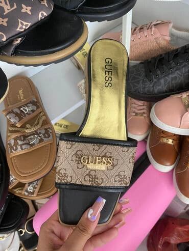 nike papuce benassi: 36-40
3100 — 5