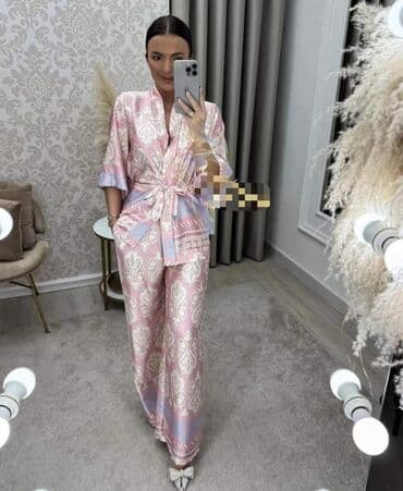 Overalls: Satenski kompleti
3300 din⚘️⚘️⚘️ — 1