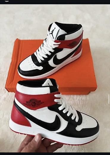 puma patike ferrari: Patike visokog profila inspirisane košarkom, u prepoznatljivoj — 1