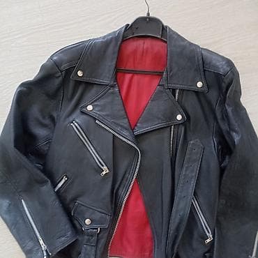 Kožna moto jakna – klasičan „biker“ kroj - Materijal: prirodna crna na lalafo.rs Kožna moto jakna – klasičan „biker“ kroj - Materijal: prirodna crna