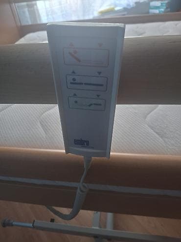 medicinski nameštaj: Medicinski bolnički krevet sa dušekom i trapez ručkom za podizanje — 7