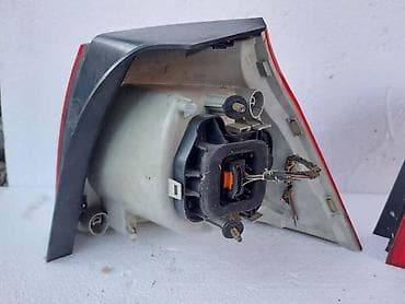 skuter do 200e: 4.STOP SVETLA ZA VOLKSWAGEN GOLF 5 OD 2004. DO 2008. GOD. - 1KG945095 — 4