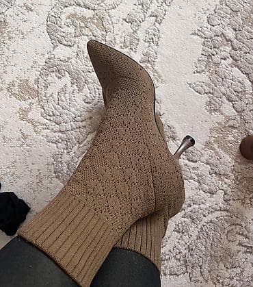 nike 36: Pletene čizmice/čarapa-štikle u boji karamele Čizmice do članka sa — 1