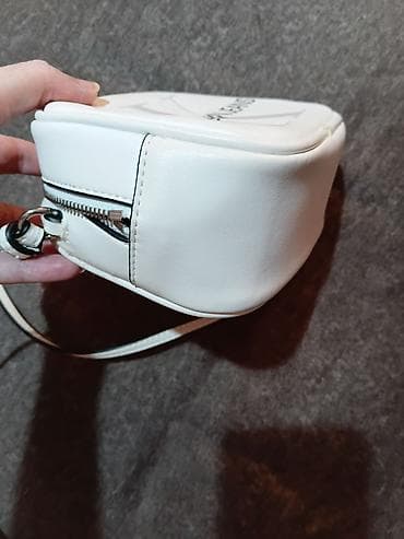bata zenski novcanici: Calvin Klein Jeans ženska crossbody torbica sa malim oštecenjem ide — 5