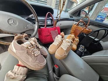 sive ugg cizme: ⚜🌸🤍 𝐍𝐎𝐕𝐀 𝐊𝐎𝐋𝐄𝐊𝐂𝐈𝐉𝐀 🤍🌸⚜ UGG 𝐁𝐫𝐨𝐣𝐞𝐯𝐢: 36 - 41 𝑪𝒆𝒏𝒂: Cizme/patike 4000 — 3