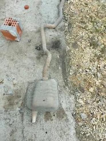 ALFA 147 JTD ZADNJI LONAC | Odlican bez korozije. Polovni delovi za