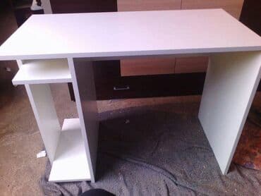 Furniture: -Dostupan Odmah u beloj boji -Radni sto izradjuje se od univera u — 1