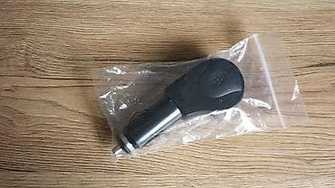 moj prvi tablet: USB auto punjač za upaljač 12–24V Kompaktan auto punjač koji se — 4
