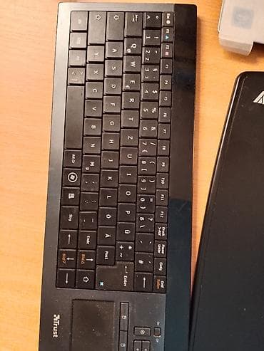 radne ploce forma ideale: Trust bežična tastatura sa touchpadom, model 16819 - Kompaktna — 1