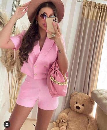 crveni komplet: Komplet: 3600 dinara — 2