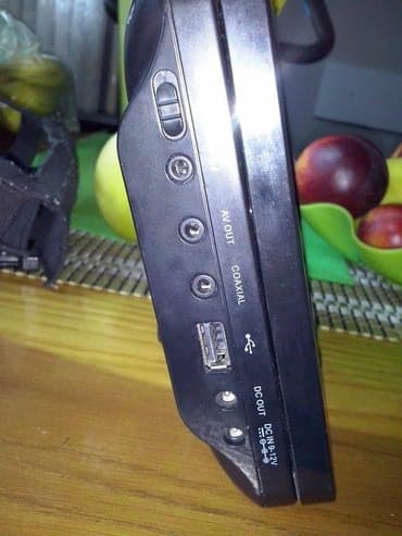 mobilna klima za auto: DVD za auto Medion Čita DVD, flešku, memorijsku karticu. Uz njega ide — 4