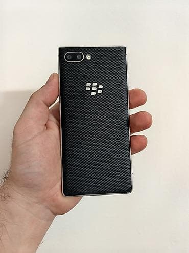sporet na struju: Blackberry Key 2 otključan za sve mreže, sa 64 gb memorije. Uz telefon — 6