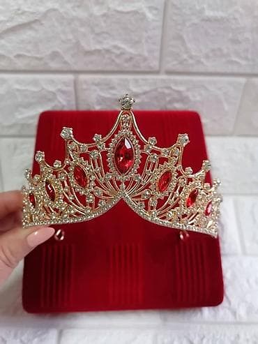 Handbags: Krune dostupno
Cena:2200 
💋 — 1