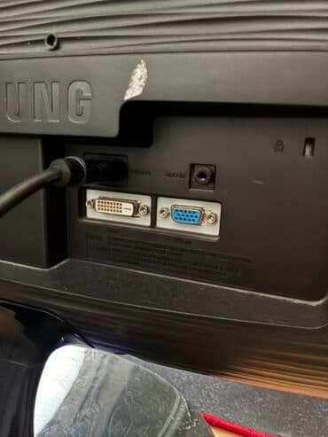 Car Electronics: Samsung LCD monitor sa postoljem - Dijagonala približno 22–24 inča — 4