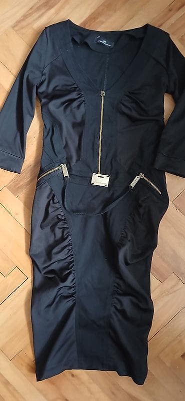 zekstra haljine: Elegantna crna haljina ELISABETTA FRANCHI CELYNB. - Model: uska — 1