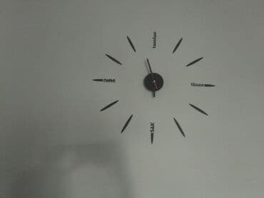 Textile: Zidni sat sa efektom ogledala u sivoj i crnoj boji. Samolepljiv je — 3