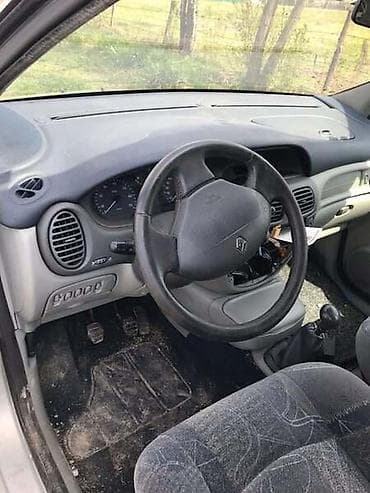cilindar za stolicu: ENTERIJER ZA RENAULT SCENIC OD 2000. DO 2002. GOD — 3