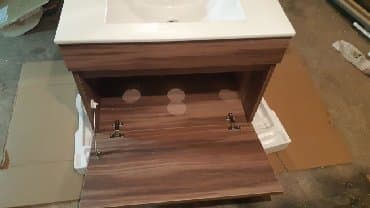 komode za spavaće sobe: Ugradni lavabo sa korpusom
Dimenzije 61x47. Visina 40cm — 2